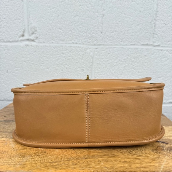 Coach Vintage City Bag | Butterscotch Glove-Tanned Crossbody - Picture 6 of 16